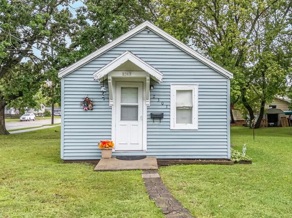 2303 N Main St, Oshkosh, WI 54901