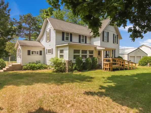 2320 S Lake Leelanau Dr, Lake Leelanau, MI 49653