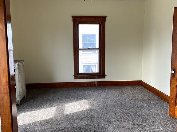 2nd image of 526 Eisenhower Ave APT 2
