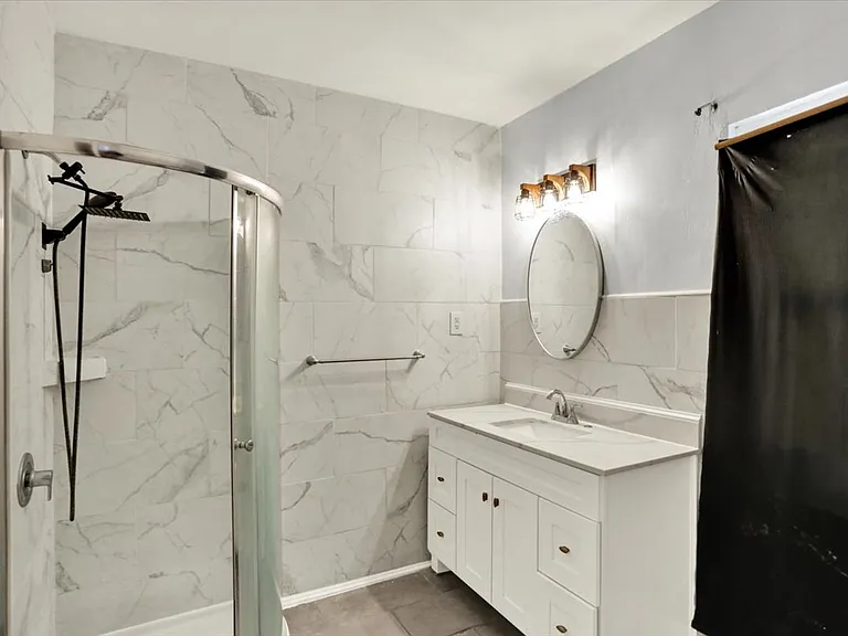 234 W Douglass St — Photo 12