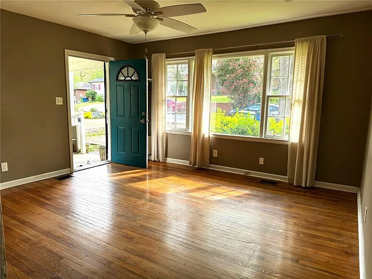 183 Dearborn St SE — Photo 3