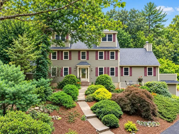 19 Pheasant Ln, Topsfield, MA 01983