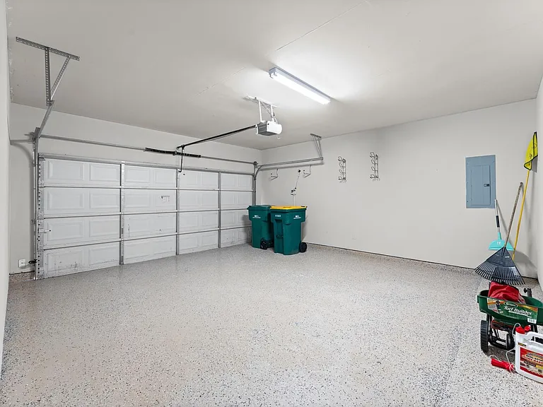 135 S Spinning Wheel Cir — Photo 44