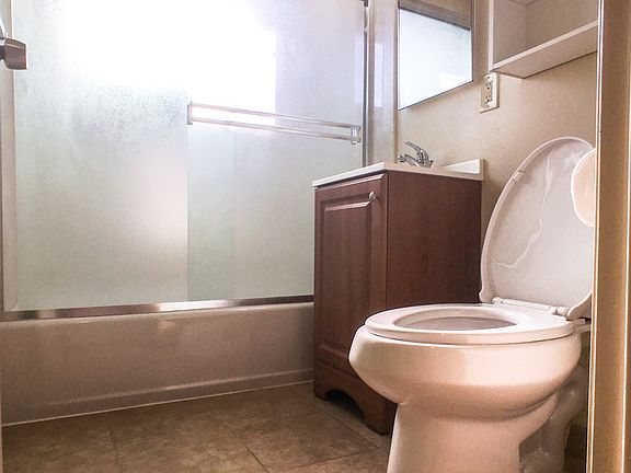 4th image of 238 Erie Way APT 1