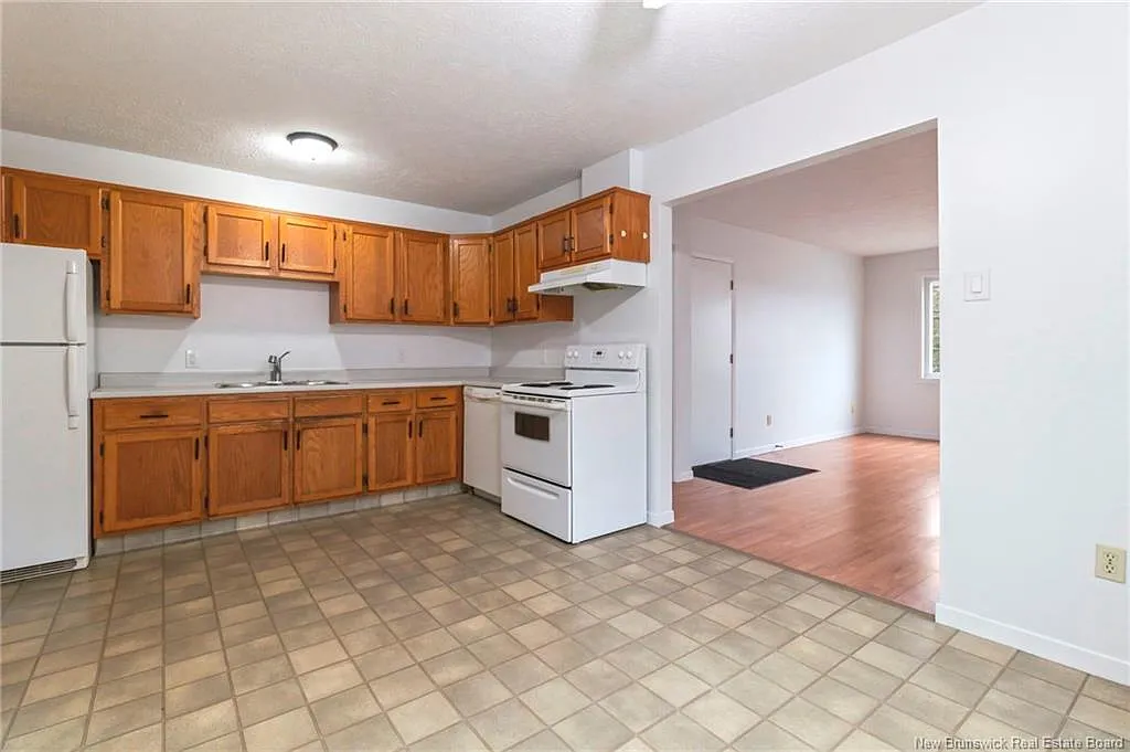 Building Photo - 67 Vail St #6