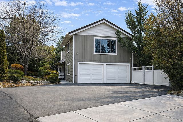 1st image of 2555 Camelot Way