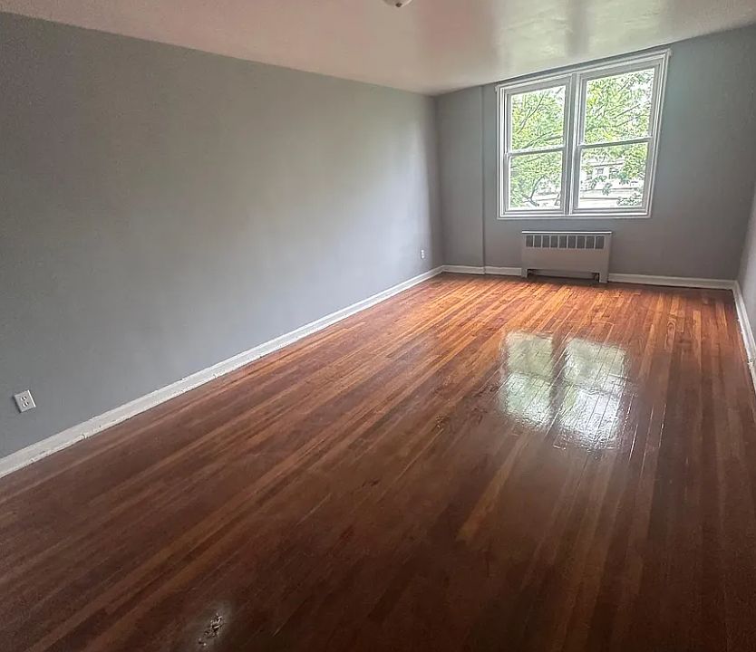 2nd image of 101 Chancellor Ave