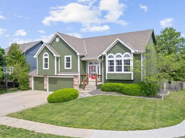 2357 SW Current Ct, Lees Summit, MO 64082