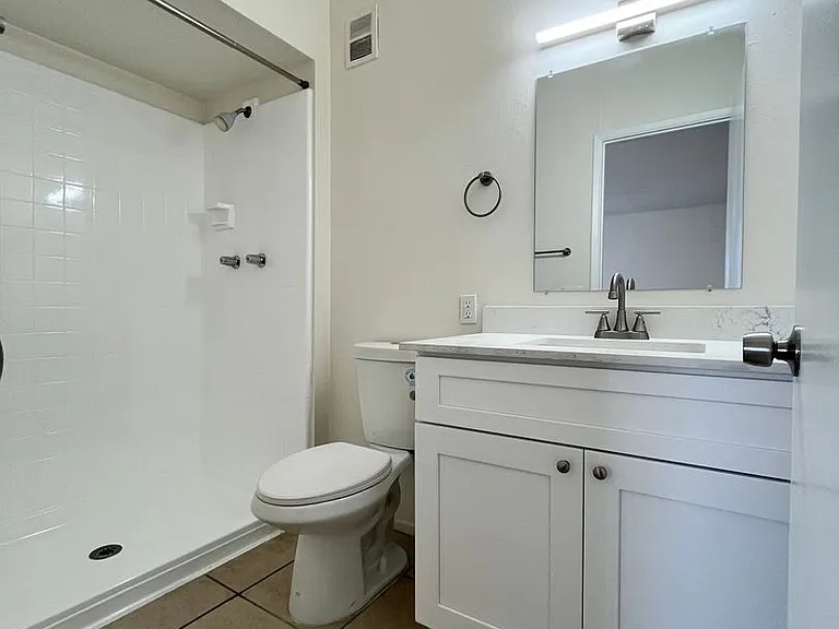 Catalina View Apartments — Photo 86