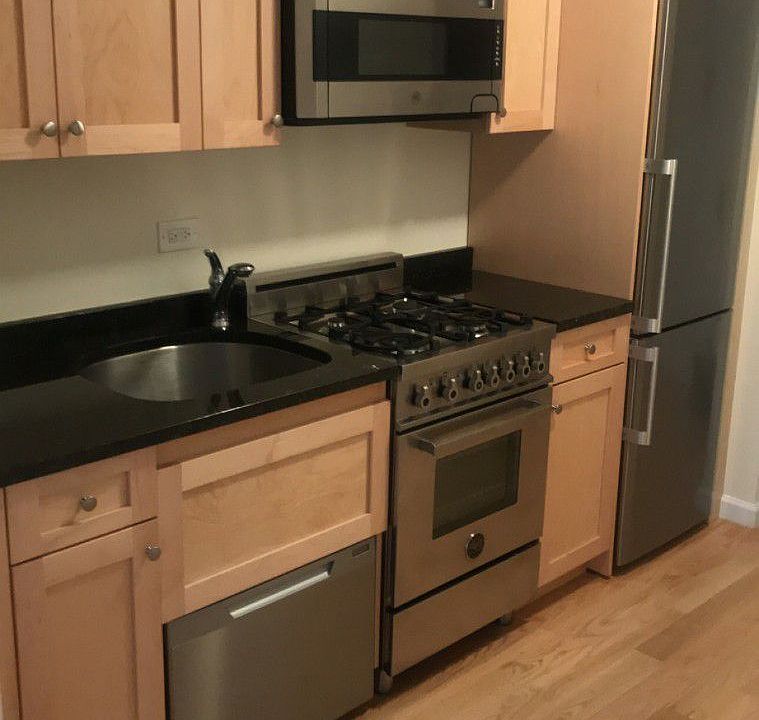 1st image of 283 Mott St APT 3S