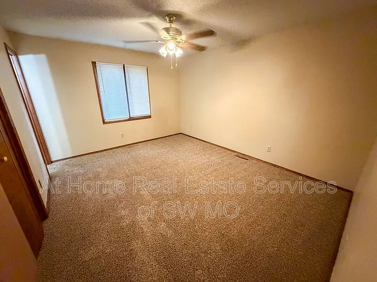 1444 S Gelven Ave — Photo 4