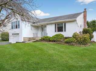 21 Jonquill Lane, Kings Park, NY