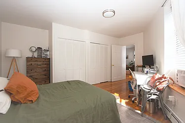 Rented by R New York