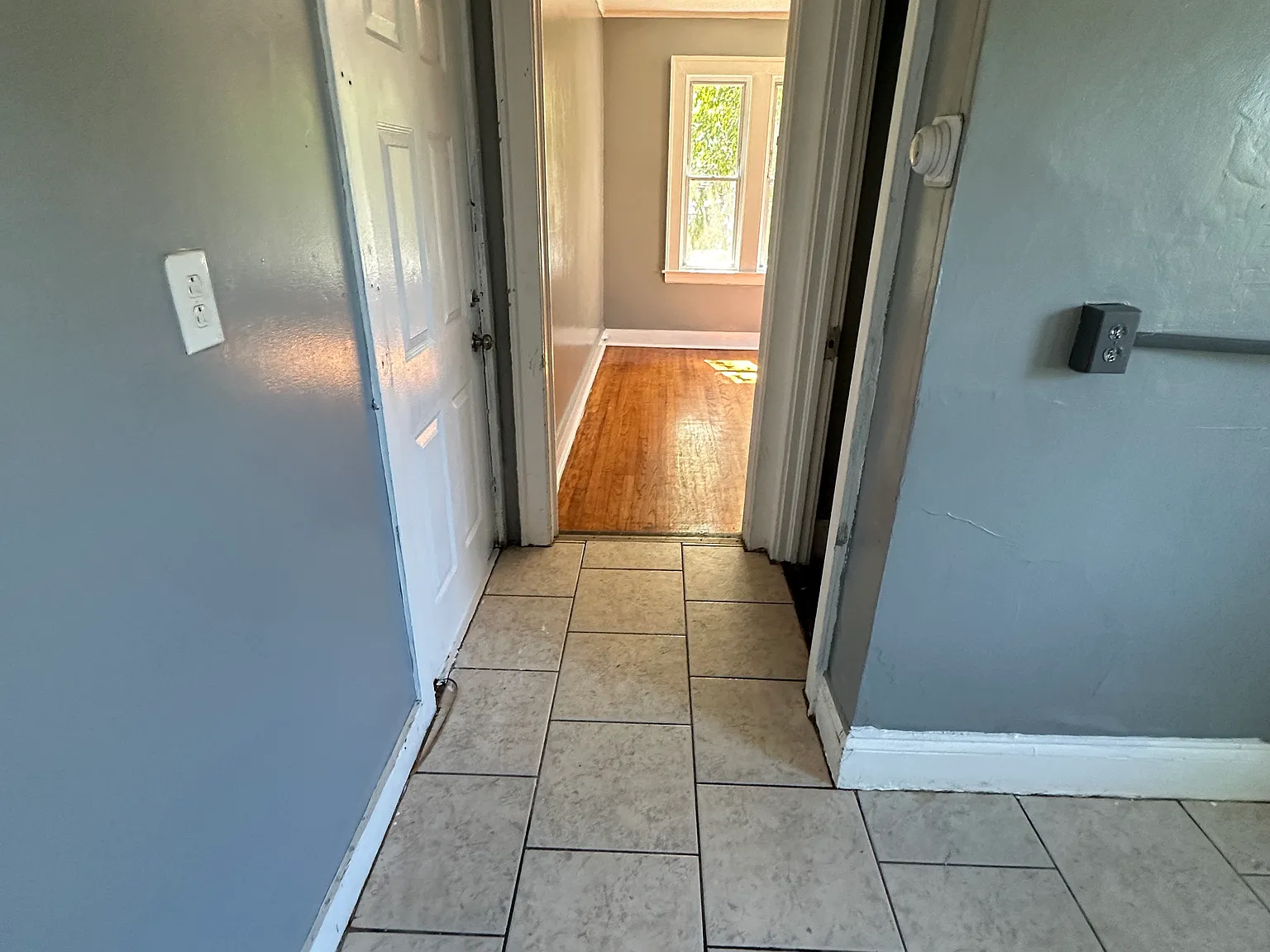 1 bed, 850 sqft, $1,049 — Photo 4