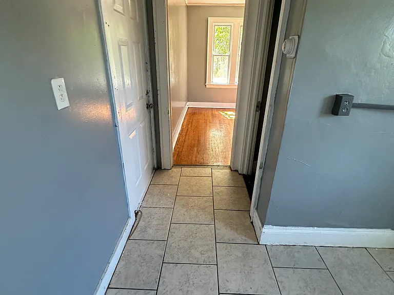 260 Hillside Ave #B — Photo 4
