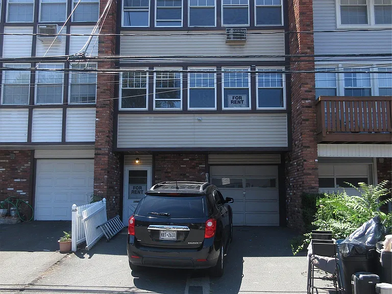 108 Coolidge St — Photo 1
