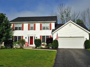 6840 Forestview Dr, Lockport, NY 14094