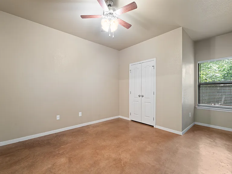 310 S Davis St #B — Photo 9