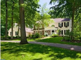 725 S Roberts Rd, Bryn Mawr, PA 19010