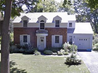 1552 Regent St, Niskayuna, NY 12309