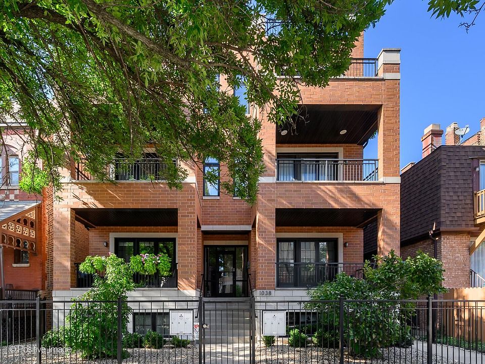 1st image of 1038 W Diversey Pkwy APT 3E
