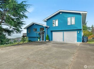 205 Beacon Hill Dr, Hoquiam, WA 98550