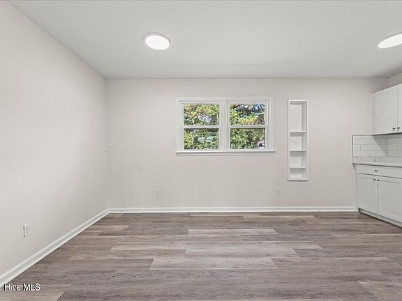 5th image of 3332 Young Forest Drive