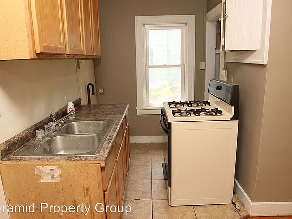 3rd image of 517 S Connecticut Ave