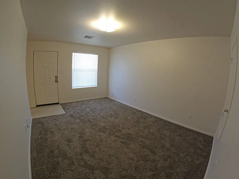 637 Foster Rd — Photo 13