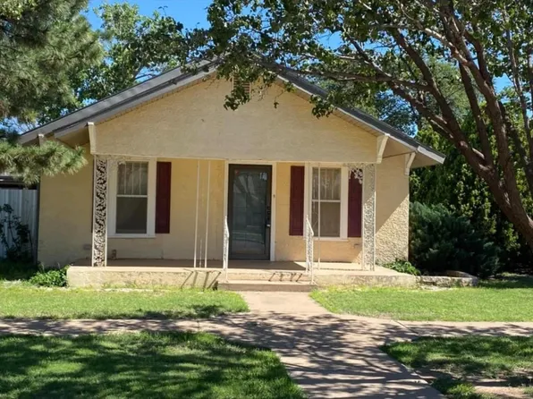 400 W Lynn St, Slaton, TX 79364
