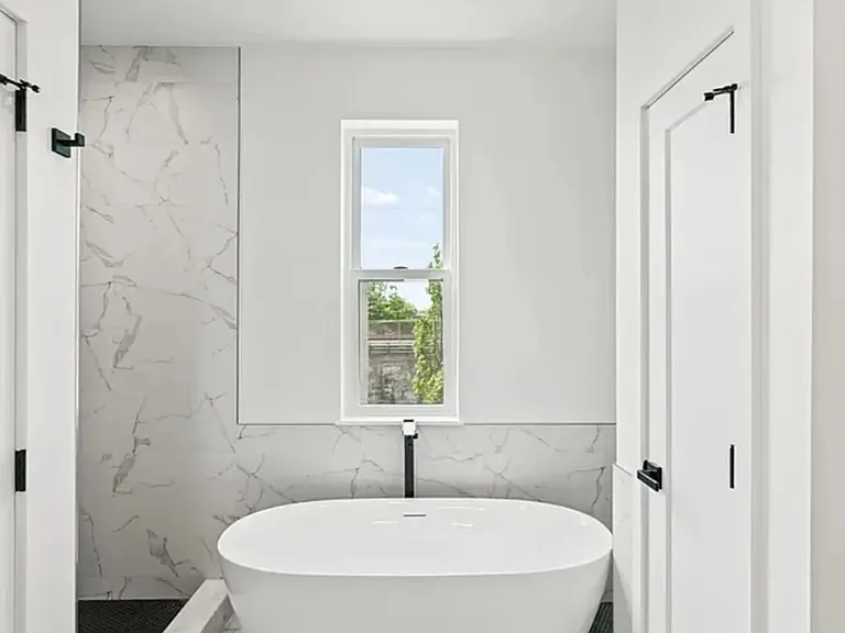 1518 N Darien St — Photo 17