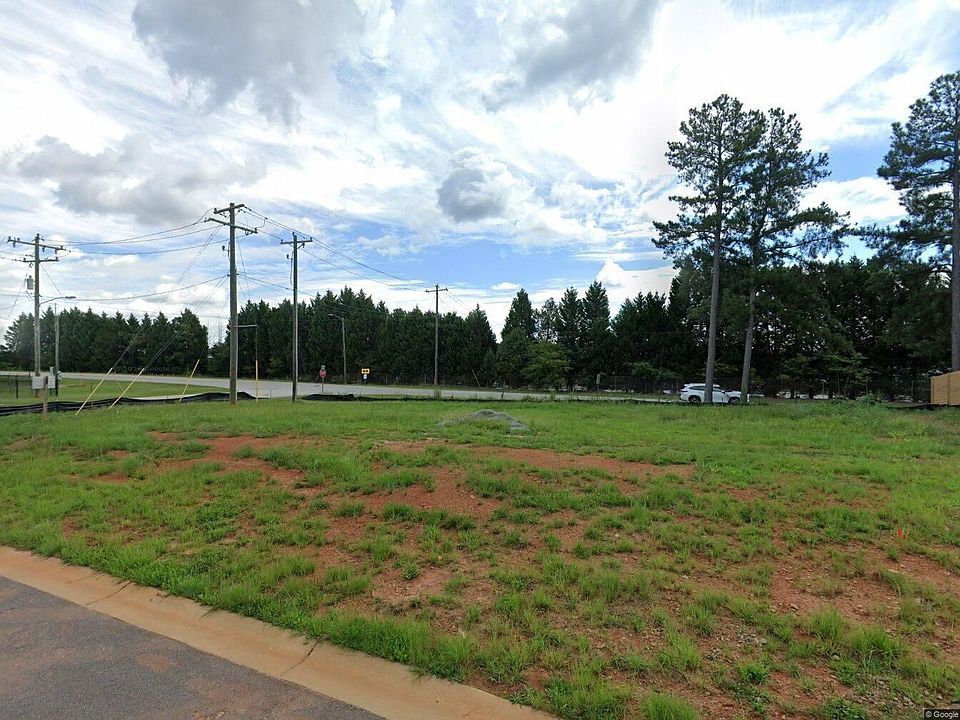 1st image of 7 Village Crest Dr