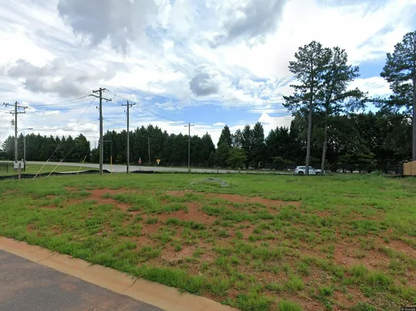 7 Village Crest Dr, Greenville, SC 29607