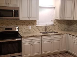 1109 Hampton Cir, Alvin, TX 77511