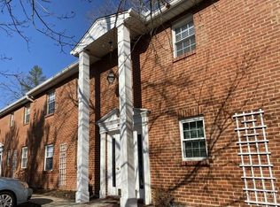 215 S Riverside Dr, Batavia, OH 45103