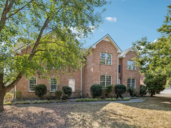 112 Crooked Creek Ln, Hendersonville, TN 37075