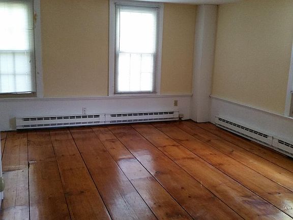 Bedroom/ Family Room