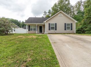 5717 Stone Bluff Ct, Charlotte, NC 28214