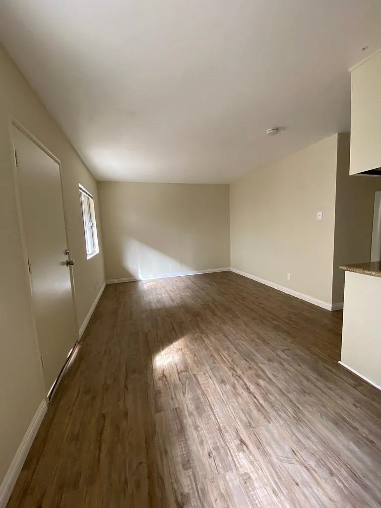 2 bed, $2,595 — Photo 4
