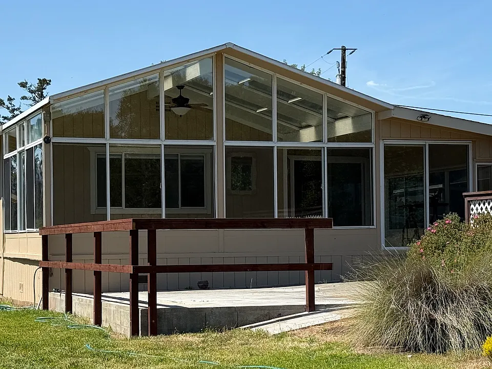 714 Monterey Salinas Hwy #A
