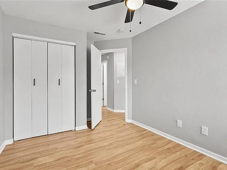 1505 W 26th St #B8 — Photo 7