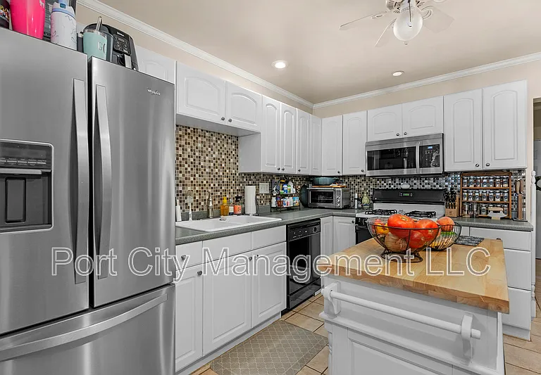 710 S East Ave — Photo 9