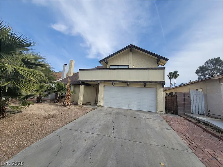 4760 Woodridge Rd — Photo 3