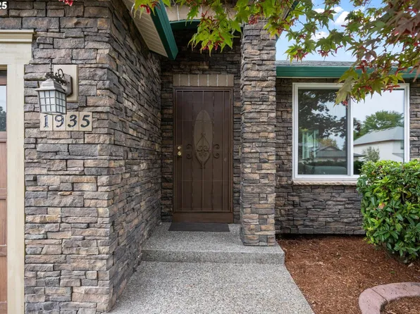 1935 SE 52nd Ave, Hillsboro, OR 97123