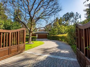 17386 Raymer St, Northridge, CA 91325