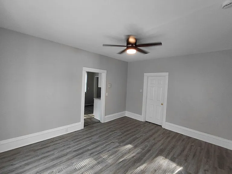 316 Maple Ave #6 — Photo 6