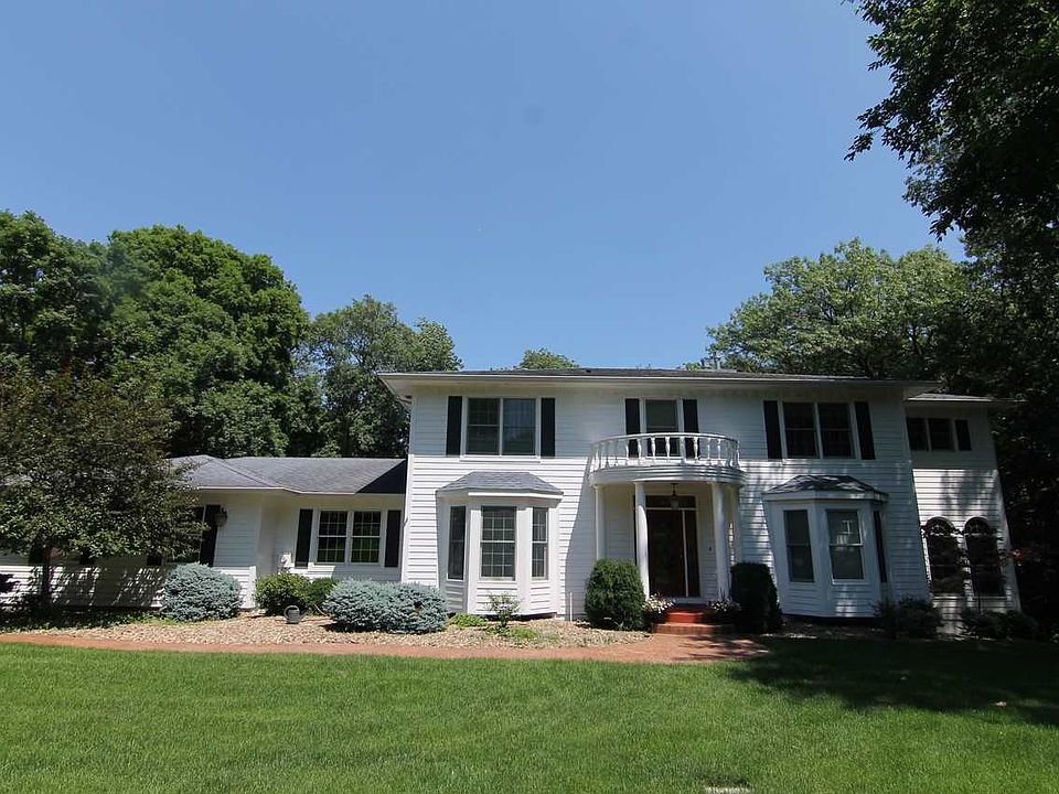 1st image of 15 Wildberry Ln NE