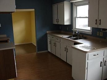3rd image of 3010 Estelle Ave