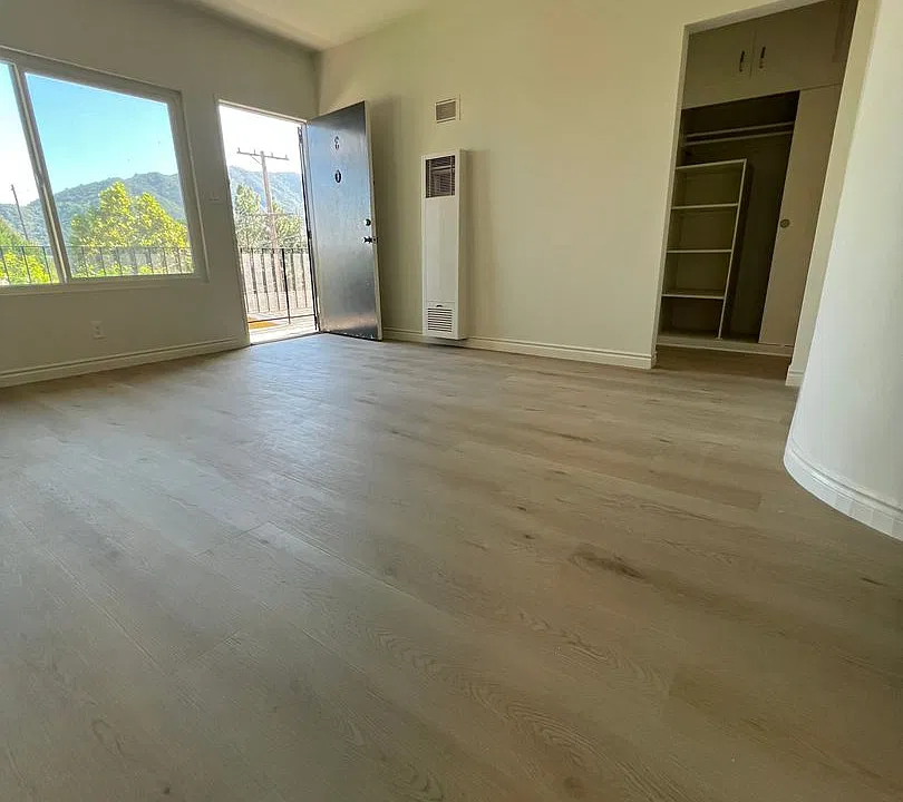 3920 La Crescenta Ave