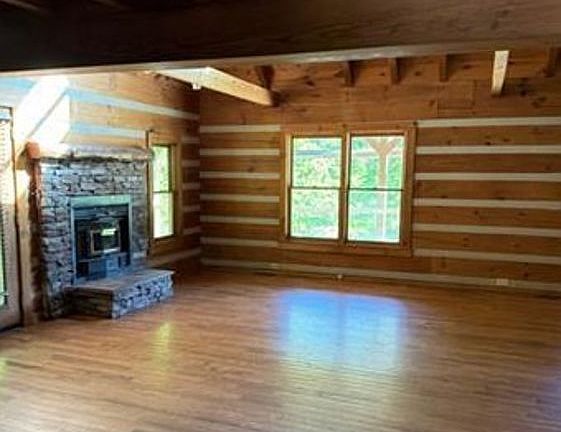 4th image of 740A Leath Chapel Rd